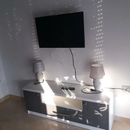 Apartamente-danaj Radhime Apartment *
