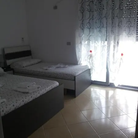 Apartamente-danaj Radhime 公寓 *