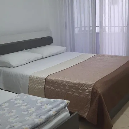 Apartamente-danaj Radhime 公寓