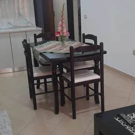 Apartamente-danaj Radhime Apartment *