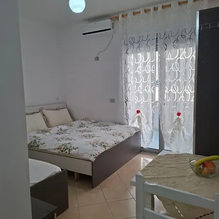Apartamente-danaj Radhime * Vlore